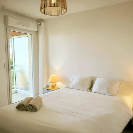 Apartmán T3, Vue Mer,piscine, Garage *